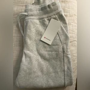 Lululemon Scuba Jogger - Size 8 - Never been worn, with tags!